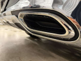 店でお車をご購入のお客様はオーナー様専用保険「メルセデス・ベンツ保険」にご加入頂けます。飛来物によるフロントガラス破損やパンクによるタイヤ交換の際に、修理費用の一部をお支払いしております。
