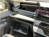 収納スペースもたくさん有ります☆車検証や小物類などすっきり収納♪
