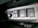 パワーウィンド・電動格納ミラーも付いています