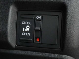 ◆片側電動スライドドア◆狭い駐車場でも乗り降りが楽々♪お子様が隣の車にドアを当ててしまう心配もございません!小さなお子様連れの方もこれで安心。