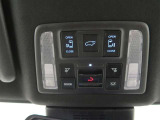 両側パワースライドドア付きだから、狭い駐車スペースなどでの 乗り降りラクラク!小さなお子さまのいるご家庭には嬉しい装備。