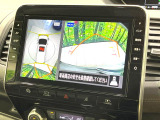 【アラウンドビューモニター】専用のカメラにより、上から見下ろしたような視点で360度クルマの周囲を確認することができます☆死角部分も確認しやすく、狭い場所での切り返しや駐車もスムーズに行えます。