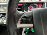 ステアリング左側にはオーディオコントロールスイッチがございます。