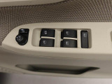 パワーウィンドゥ 運転席ドアスイッチ照明付です。電動格納ミラーも手元でワンモーションで可能です。