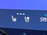 【シートヒーター&ベンチレーション】夏場は涼しい風でお尻や背中の熱やムレを防ぎ、冬はエアコンよりも早く温まってポカポカに!季節を問わず快適に過ごせます。