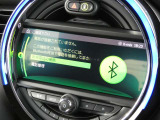スマートフォンをBluetooth接続することによって、ハンズフリーで通話が可能です!