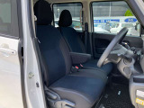 運転席は広々していて、シートは座り心地が良いので自分だけのくつろぎ空間が広がっています!