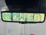 【デジタルインナーミラー】後席の大きな荷物や同乗者で後方が確認しづらい時でも安心!カメラが撮影した車両後方の映像をルームミラー内に表示。クリアな視界で状況の確認が可能です!