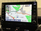 純正ナビを装備。タッチパネル式で使いやすく、お出かけもラクラクです。