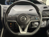 アクセル、ブレーキ、ステアリング操作をクルマがサポート。ドライバーの負担を軽減します。運転支援技術 プロパイロット装備