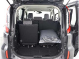 広々としたラゲージスペースを備えています。大きなものや長さのある荷物もしっかりと積み込めます。