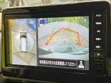 【マルチアラウンドモニター】専用のカメラにより、上から見下ろしたような視点で360度クルマの周囲を確認することができます☆死角部分も確認しやすく、狭い場所での切り返しや駐車もスムーズに行えます。