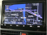 純正ナビを装備。タッチパネル式で使いやすく、お出かけもラクラクです。