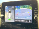 【アラウンドビューモニター】専用のカメラにより、上から見下ろしたような視点で360度クルマの周囲を確認することができます☆縦列駐車や幅寄せ時に活躍してくれます♪