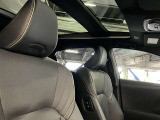 爽やかな風と光が差し込む開放的な車内で、至福のドライブを心ゆくまで。