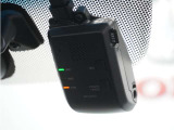 ◆ドライブレコーダー◆映像・音声などを記録する自動車用の装置です。 もしもの事故の際の記録はもちろん、旅行の際の思い出としてドライブの映像を楽しむことができます。