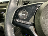 ステアリングにオーディオ操作スイッチが付いています。オーディオ画面に直接タッチしなくても操作が出来ますので、運転に集中できます。