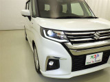 フォグランプ装着車です。暗い夜道の車両前方を明るく照らします