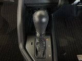 【CVT】アクセルペダル操作に対してよりダイレクトな走りを実現するために専用セッティングを行っております。