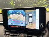【パノラミックビューモニター】専用のカメラにより、上から見下ろしたような視点で360度クルマの周囲を確認することができます☆死角部分も確認しやすく、狭い場所での切り返しや駐車もスムーズに行えます。