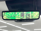 【デジタルインナーミラー】後席の大きな荷物や同乗者で後方が確認しづらい時でも安心!カメラが撮影した車両後方の映像をルームミラー内に表示。クリアな視界で状況の確認が可能です!