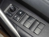 電動格納式ドアミラー・パワーウインドウを装備しています。