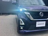 LEDヘッドランプを装備しておりますので、暗い道でも明るく照らしてくれるので安心して夜道やトンネルを運転できますよ!
