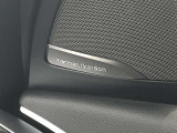 ハーマンカードンのカースピーカーは良質な音を届けると同時に、その先にある車内空間における上質な&ldquo;音楽体験&rdquo;も提供している。