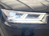 ●マトリクスLEDヘッドランプ:LEDハイビームが多数独立で存在し、ハイビーム時に対向車や前方を走る車の部分をロービームに切り替えが可能!!シーケンシャルウインカーも装備!!