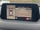 【フロント&サイド&バックカメラ】ドライバーから見にくい死角部分を映像で確認できるカメラを各所に装着。見通しがきかない場所や住宅密集地などを運転することが多い人におすすめの安心装備です。
