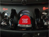 【プッシュスタート】プッシュスタートの最大のメリットは「防犯対策」です。スマートキーと車のIDが合致しないとエンジンは始動させることができません。