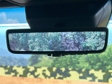 【デジタルインナーミラー】後席の大きな荷物や同乗者で後方が確認しづらい時でも安心!カメラが撮影した車両後方の映像をルームミラー内に表示。クリアな視界で状況の確認が可能です!