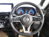 運転が楽しくなる明るく開放的な運転席まわりです。