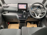 ◆◆◆運転席まわりはこのように機能的にまとまっています。足元が広くて、開放的ですよ!ぜひお座りください。