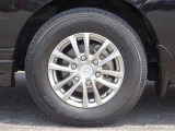 【タイヤ】 【15インチアルミホイール】《195/80R15 107/105LLT》専用のアルミなのでお車のイメージぴったりですね!