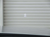 運転視界の遠方上方に虚像を投影することで前を見ながら情報の視認ができます。本当にドライバーが必要な情報を適切に伝え、楽しんで頂くことを考えた新世代装備です。※虚像は2.6m前方に浮かぶイメージです。