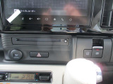 DVD/CDスロット搭載 電動パーキング