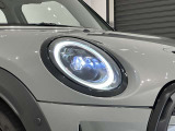 LEDヘッドライト・1目でMINIと分かる丸目のライトです。