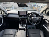運転者にとっては日々使用することとなる運転席です。運転席が快適だと運転に集中することができますね。