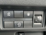 左側電動スライドドアを装備しております。