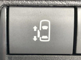 【パワースライドドア】スマートキーや運転席のスイッチでスライドドアの開閉が可能♪電動だから力を入れてドアを開ける必要が無く、小さいお子様でも、重い荷物を持っている時もラクに開け閉めできます♪