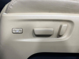 【パワーシート】スイッチ一つで簡単にシートの微調整が可能!電動だから力もいりません!快適なシートポジションにセットして、快適なドライブをお楽しみください。