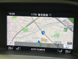 【純正HDDナビゲーション】地上デジタルTV放送、CD/DVD再生はもちろん、Bluetoothオーディオなど多彩なメディアに対応!ご納車時には最新の地図データへ無料更新。