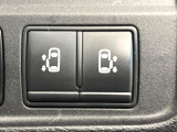 【両側パワースライドドア】スマートキーや運転席のスイッチで後席両側スライドドアの開閉が可能♪電動だから力を入れてドアを開ける必要が無く、小さなお子様でも簡単に開け閉めでき快適です♪