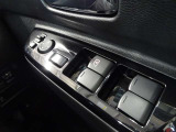 電動格納機能付きドアミラー☆ワンタッチで、運転席からドアミラーを格納できます。狭い駐車場でもご安心です。