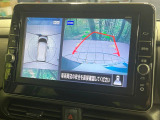 【アラウンドビューモニター】専用のカメラにより、上から見下ろしたような視点で360度クルマの周囲を確認することができます☆死角部分も確認しやすく、狭い場所での切り返しや駐車もスムーズに行えます。