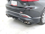 TRD製GRリヤバンパーとGRスポーツマフラーを装着しております。