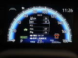 隣車線を走る車両をレーダーで検知し、ドアミラーでは確認しにくい後側方エリアに存在する車両に加え、急接近してくる車両も検知します。車両を検知するとドアミラーに搭載されたLEDインジケーターが点灯します。
