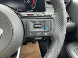 【プロパイロット】高速道でアクセル・ブレーキ・ハンドルをアシスト。運転の負担を軽減します。