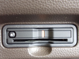 ■【ETC車載器】が装備されています。セットアップをしてお渡しとなり、ETCカードを差し込むだけで高速道路の利用が可能です。